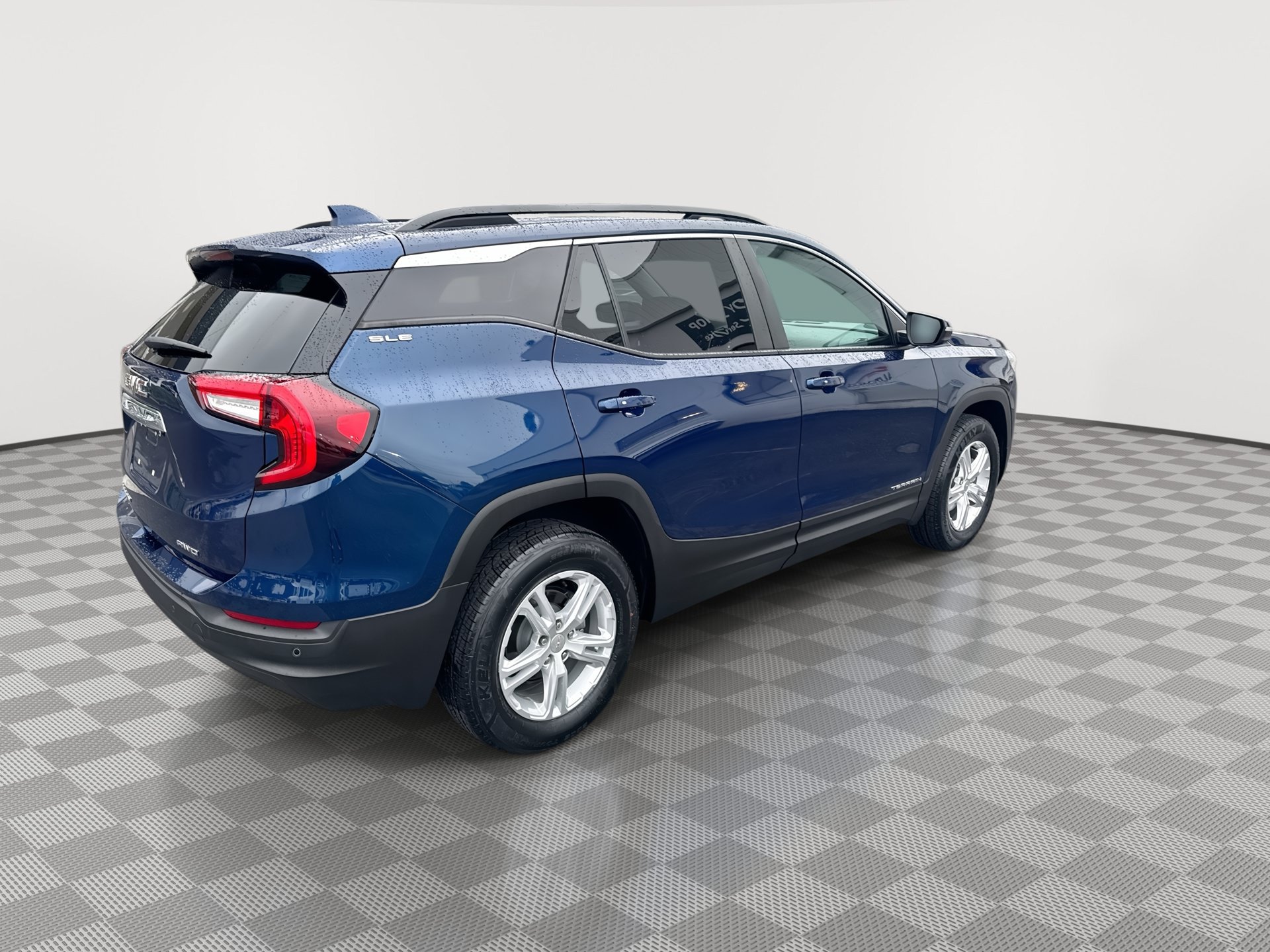 Certified 2022 GMC Terrain SLE w/ Driver Convenience Package AWD/4WD image 8