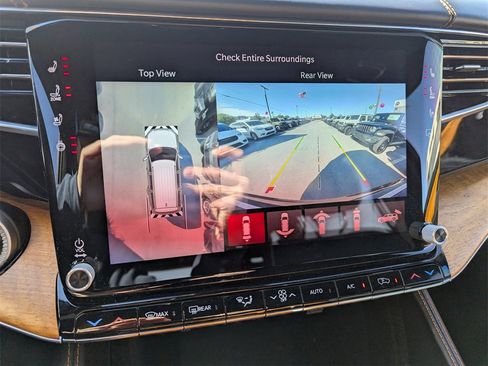 Used 2022 Jeep Grand Wagoneer Series III image 26