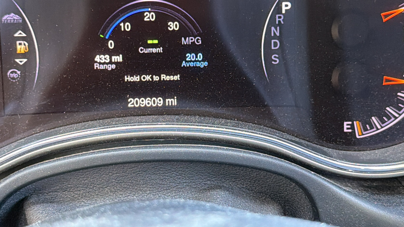 Used 2015 Jeep Grand Cherokee Limited w/ Luxury Group II AWD/4WD image 30