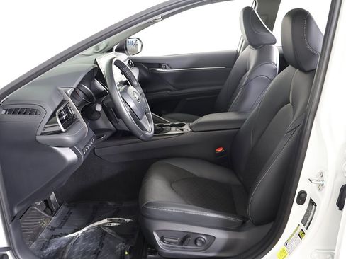 Used 2024 Toyota Camry XSE w/ Navigation Package image 34