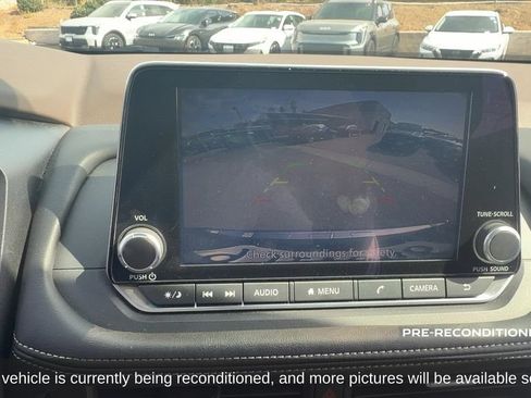 Used 2023 Nissan Rogue SV FWD image 17