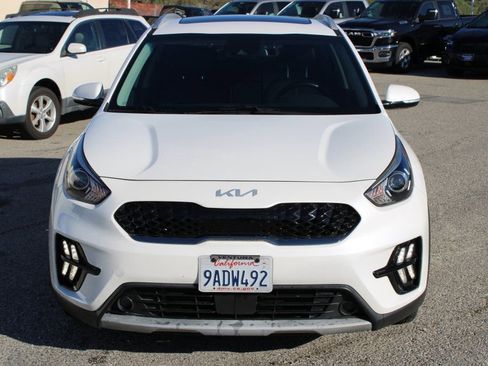 Used 2022 Kia Niro EX Premium image 2