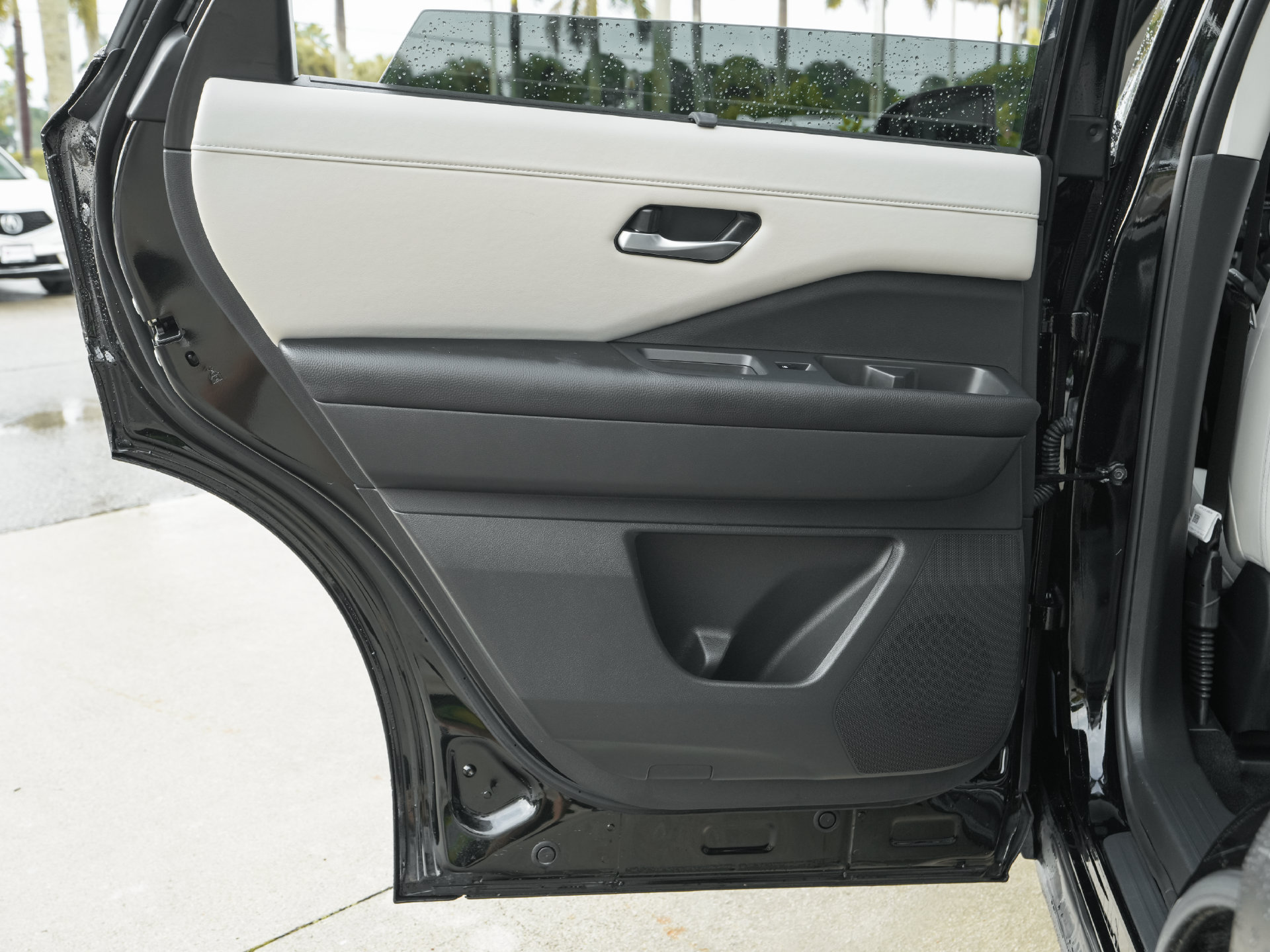 Used 2025 Nissan Pathfinder SL FWD image 43