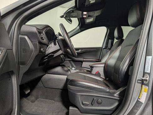 Certified 2025 Ford Escape ST-Line FWD image 10