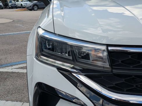 Certified 2023 Volkswagen Taos S FWD image 7