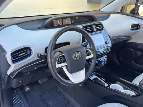 Used 2017 Toyota Prius Three Touring w/ Carpet Mat Package FWD image 12