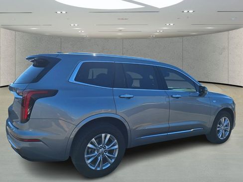 Used 2024 Cadillac XT6 Luxury image 4
