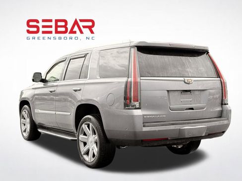 Used 2019 Cadillac Escalade Luxury AWD/4WD image 10