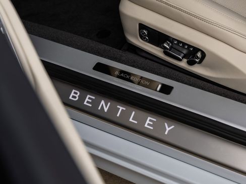 Used 2025 Bentley Continental GTC AWD/4WD image 27