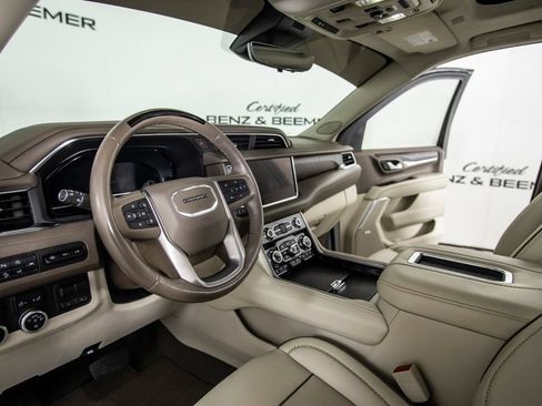 Used 2023 GMC Yukon XL Denali w/ Denali Reserve Package AWD/4WD image 23