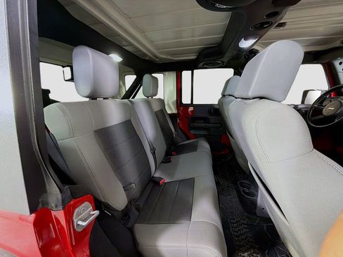 Used 2010 Jeep Wrangler Unlimited Sport image 26