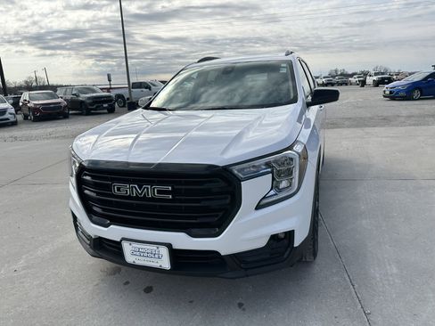Certified 2022 GMC Terrain SLT w/ Elevation Edition image 6