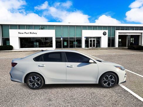 Used 2019 Kia Forte LXS image 9