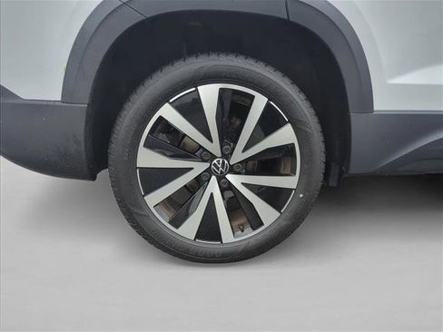 Used 2022 Volkswagen Taos SE image 29