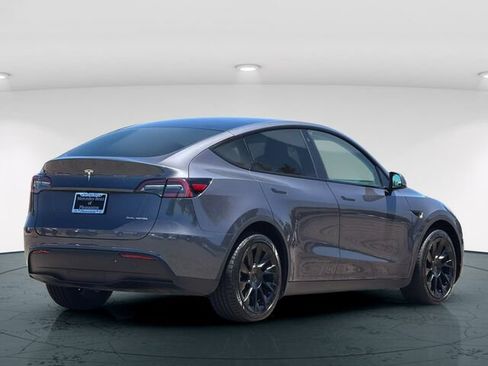 Used 2023 Tesla Model Y Long Range AWD/4WD image 7