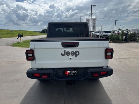 Used 2020 Jeep Gladiator Rubicon AWD/4WD image 6
