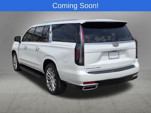 Used 2021 Cadillac Escalade ESV Premium Luxury w/ Driver Assist Tech Package RWD image 4