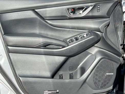 New 2025 Subaru Ascent Limited image 16