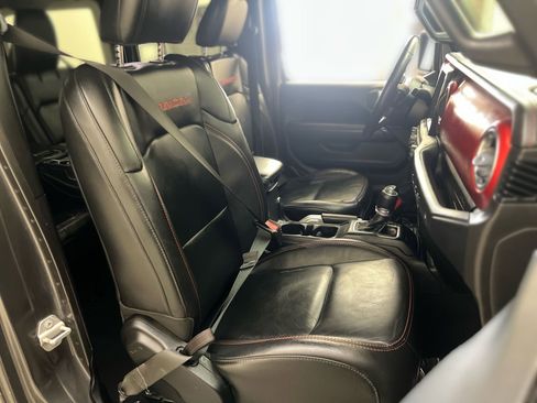 Used 2018 Jeep Wrangler Unlimited Rubicon image 24