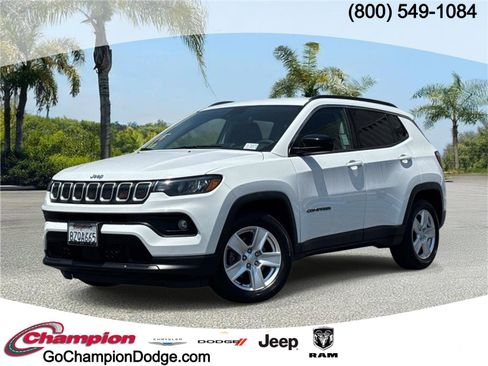 Certified 2022 Jeep Compass Latitude FWD image 1