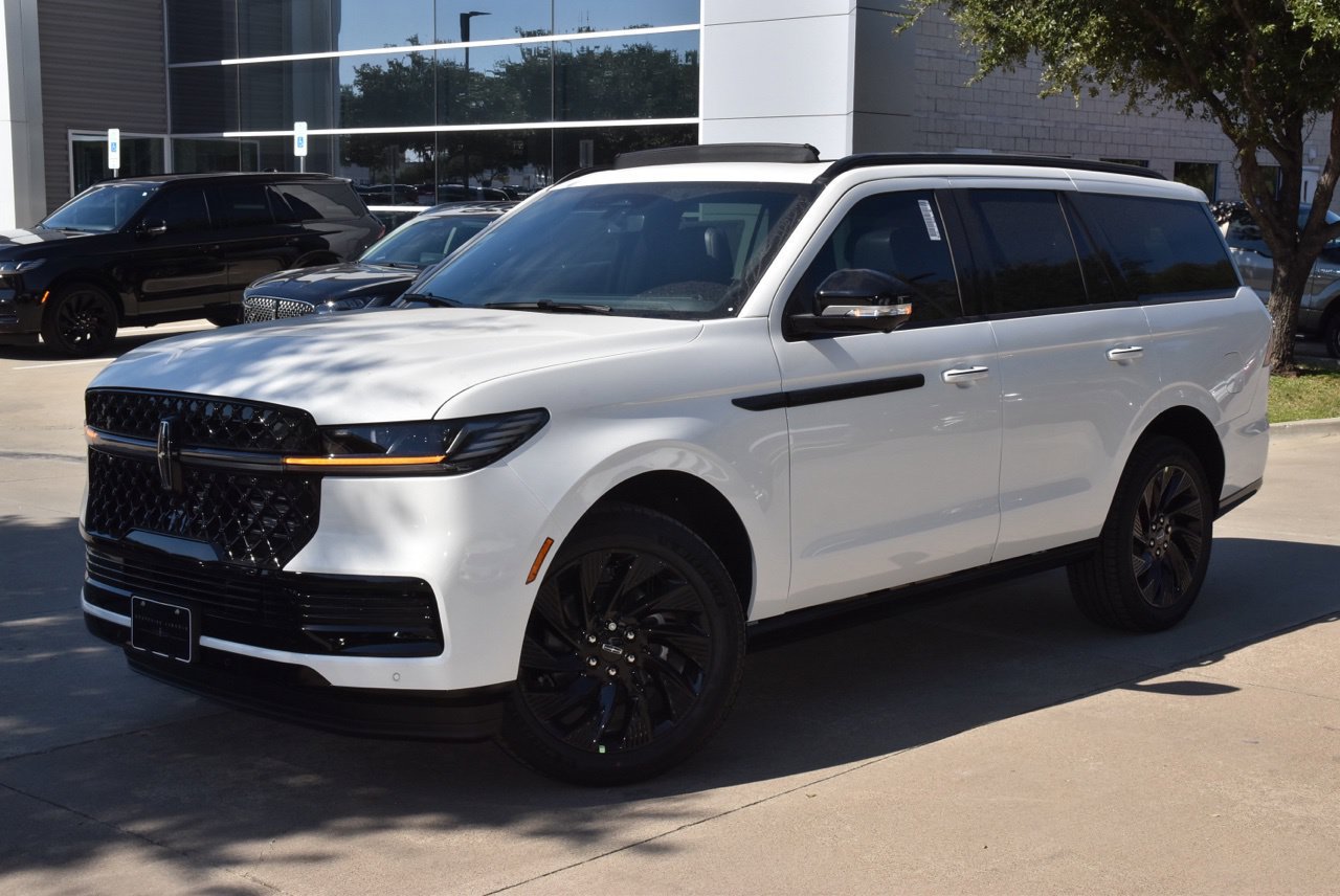 New 2027 Lincoln Navigator Reserve w/ Jet Appearance Package AWD/4WD image 12