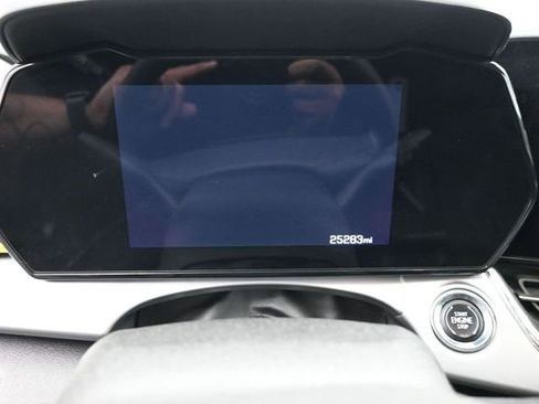 Used 2025 Chevrolet Trax LT FWD image 11