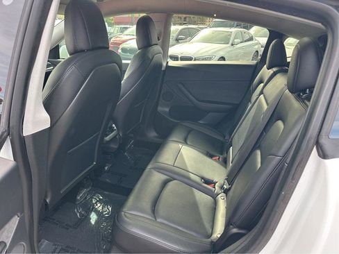 Used 2021 Tesla Model Y 2WD image 10