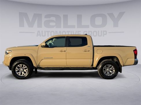 Used 2018 Toyota Tacoma SR5 image 2