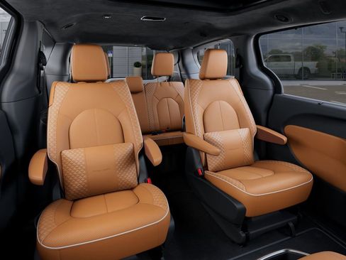 New 2026 Chrysler Pacifica Pinnacle image 16