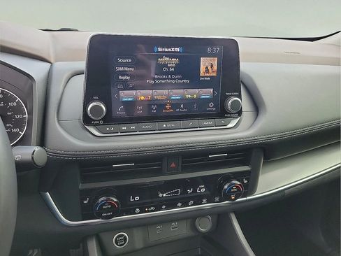 Used 2023 Nissan Rogue SV w/ SV Premium B Package FWD image 15