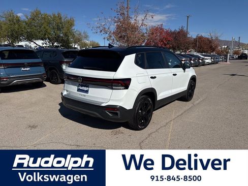 New 2026 Volkswagen Taos SE image 5