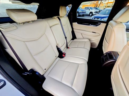 Used 2017 Cadillac XT5 FWD w/ LPO, Wheel Lock Package image 29