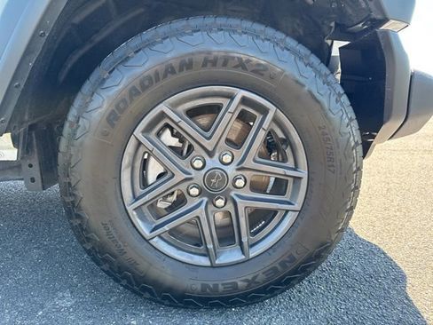 Used 2024 Jeep Wrangler Unlimited Sport AWD/4WD image 3