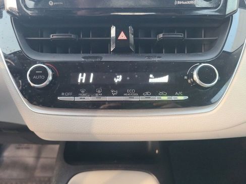 Used 2022 Toyota Corolla LE image 27