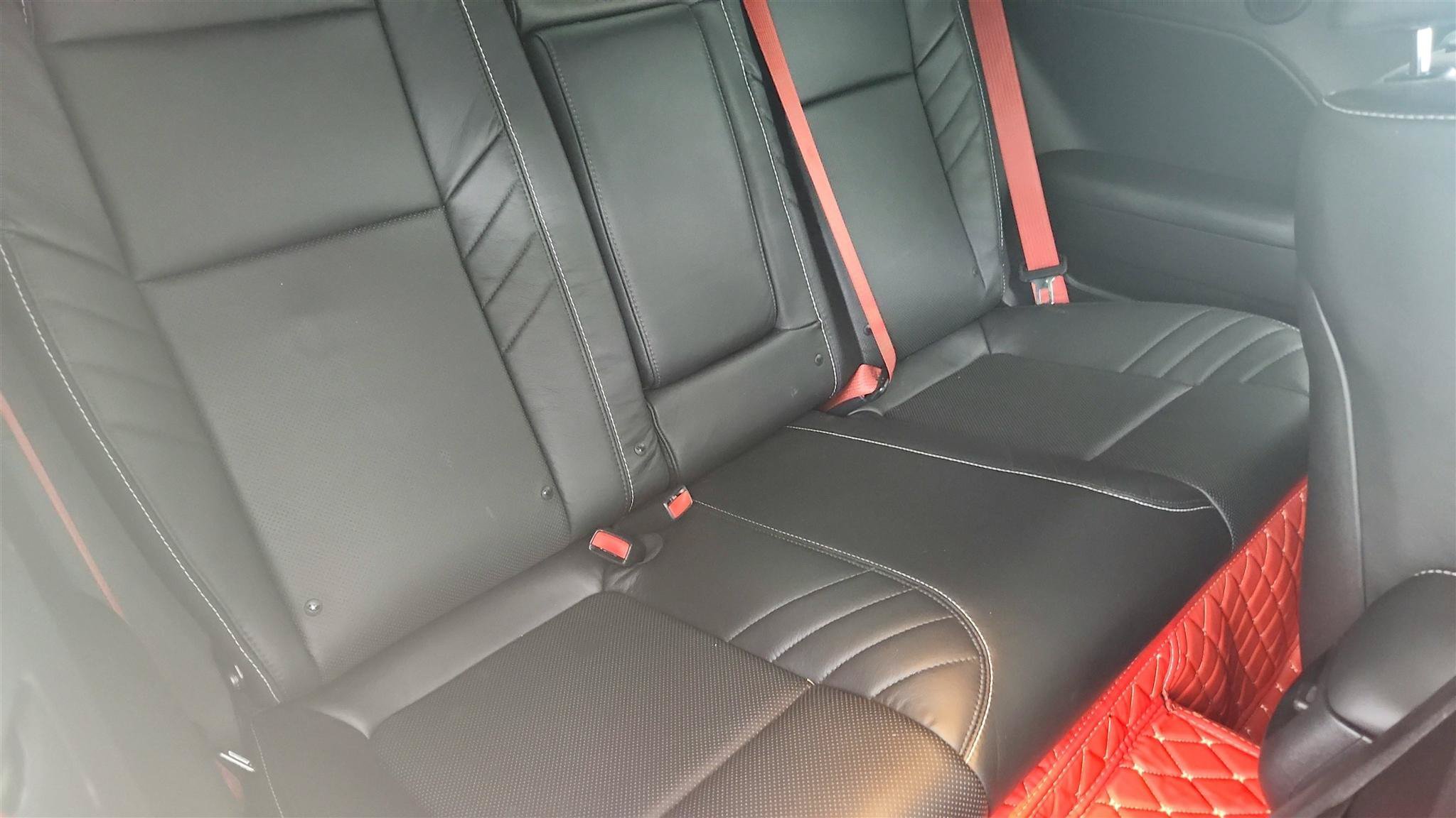 Used 2015 Dodge Challenger SRT Hellcat RWD image 39
