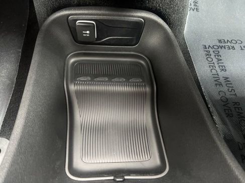 New 2026 Chrysler Pacifica Select image 33