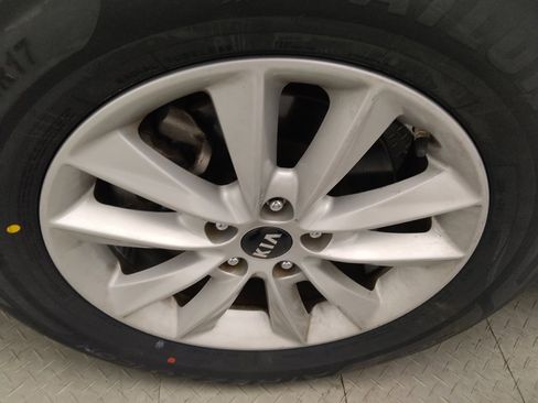 Used 2020 Kia Sorento L FWD image 31