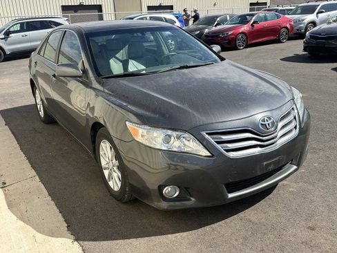 Used 2010 Toyota Camry SE FWD image 4