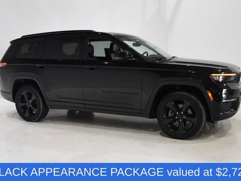 Used 2023 Jeep Grand Cherokee L Limited w/ Black Appearance Package AWD/4WD image 3