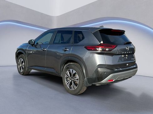 Used 2023 Nissan Rogue SV image 3