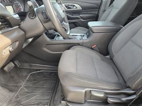 Used 2021 Chevrolet Traverse LS FWD image 12