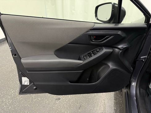Used 2025 Subaru Crosstrek 2.0i Premium AWD/4WD image 9