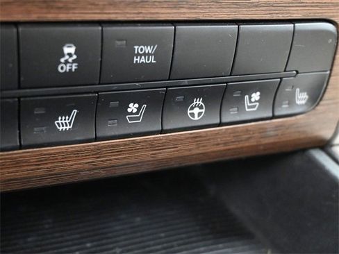 Used 2014 RAM 1500 Laramie image 22