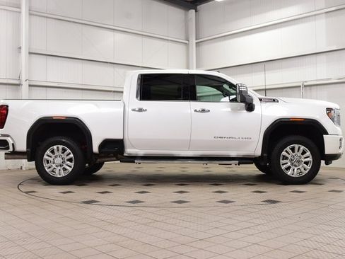 Used 2022 GMC Sierra 3500 Denali w/ Denali Ultimate Package image 9