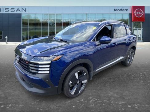 Certified 2025 Nissan Kicks SR FWD image 1