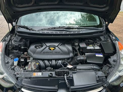 Used 2012 Hyundai Elantra Limited FWD image 6