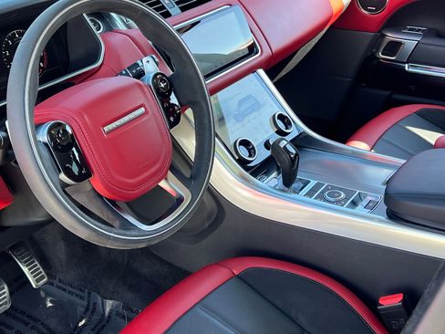 Used 2020 Land Rover Range Rover Sport HST image 2