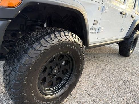 Used 2018 Jeep Wrangler Unlimited Sport image 11