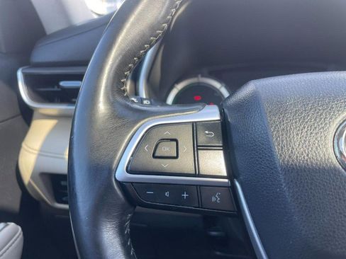 Used 2023 Toyota Highlander XLE image 26