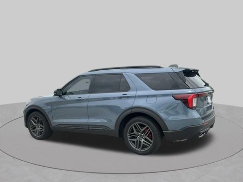 Certified 2025 Ford Explorer ST RWD image 6